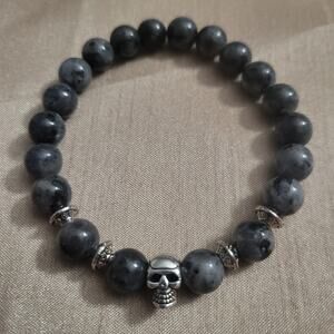 Men's gray skull & stone 8mm beaded stretchy bracelet